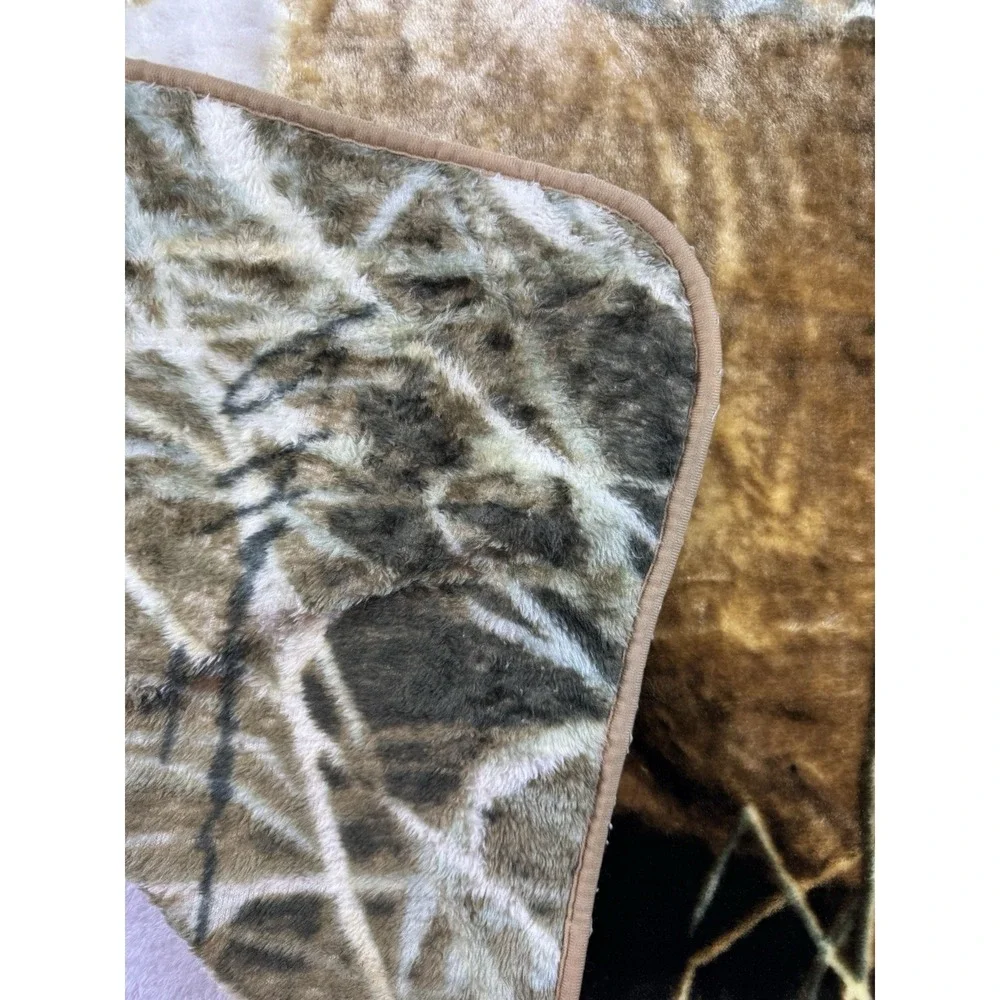 90's Style The Northwest Company Woods Buck Deer Blanket 50x60 Raschel Throw‎